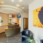 Otel Altstadthotel Kneitinger, 3*