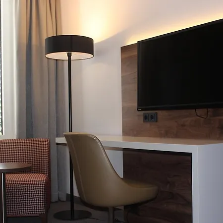 Hotel Altstadthotel Kneitinger, 3*
