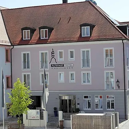 Altstadthotel Kneitinger, آبنسبرغ