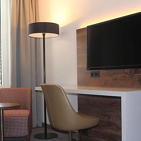 Altstadthotel Kneitinger, 3* آبنسبرغ