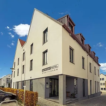 Altstadthotel Kneitinger, فندق