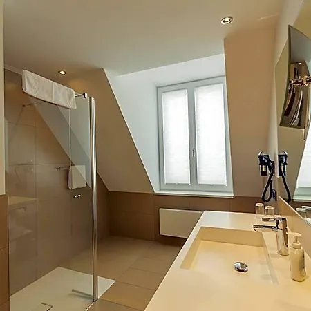 Altstadthotel Kneitinger, آبنسبرغ