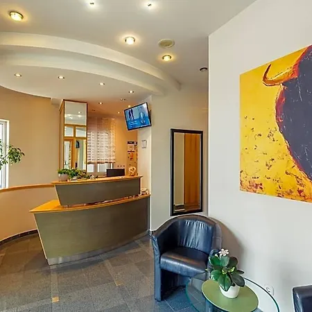 Altstadthotel Kneitinger, آبنسبرغ