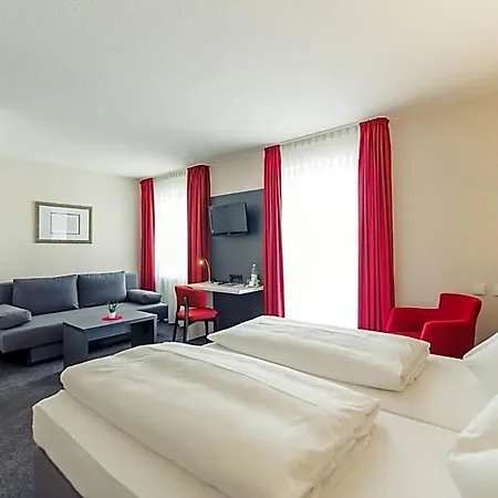 Altstadthotel Kneitinger, فندق