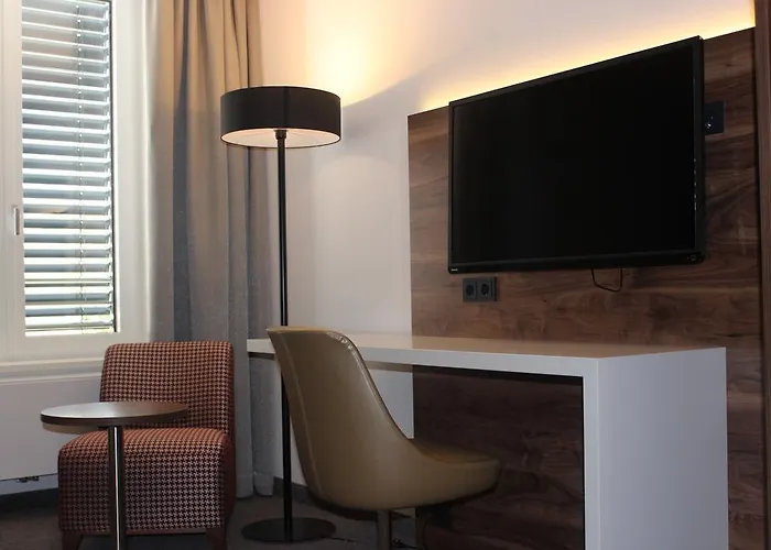 Hotel Altstadthotel Kneitinger, 3*
