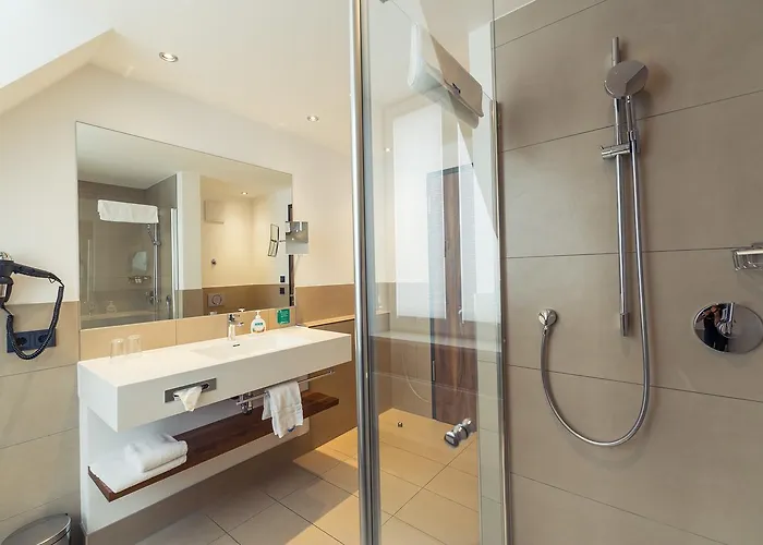 Altstadthotel Kneitinger, فندق آبنسبرغ