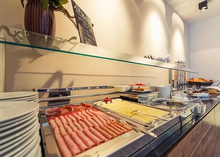 Altstadthotel Kneitinger, فندق آبنسبرغ